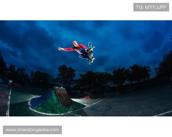 南京滑板队在极限运动会中以55分稳居积分榜首位